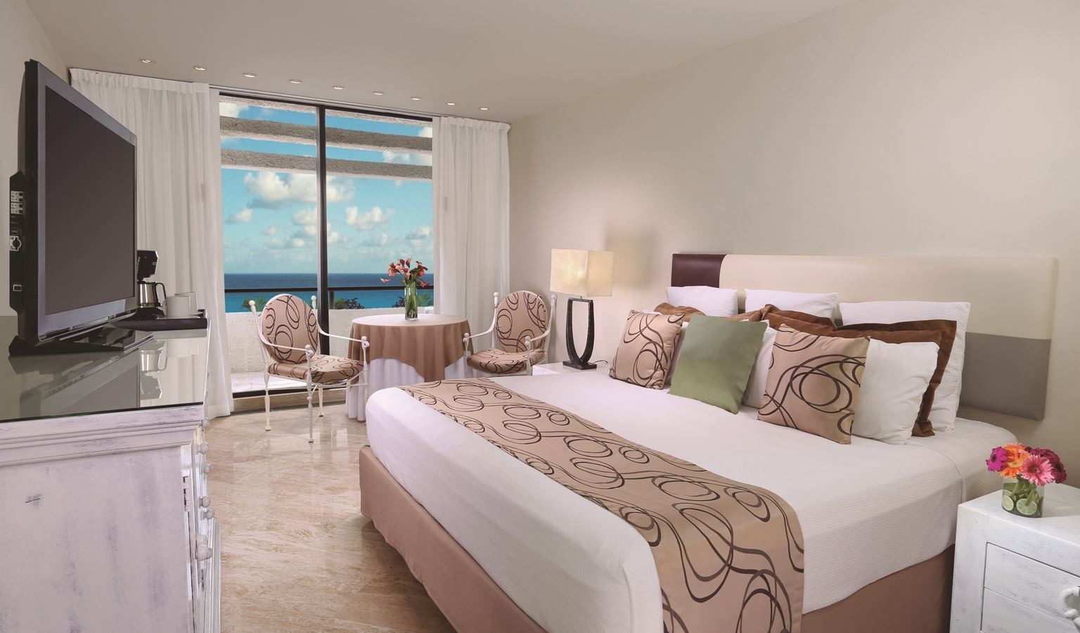 rooms-grand-ocean-view