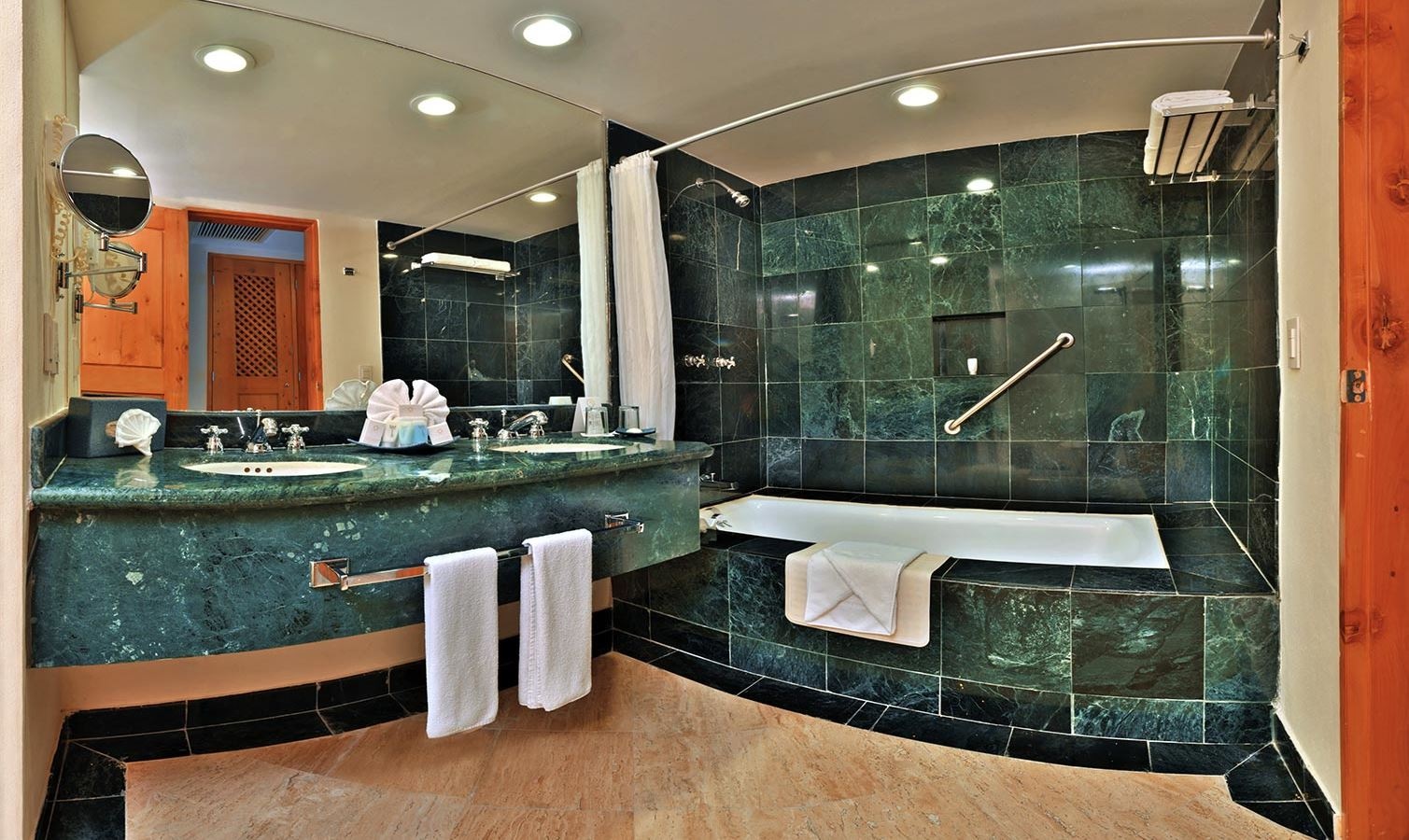 rooms-grand-sunset-view