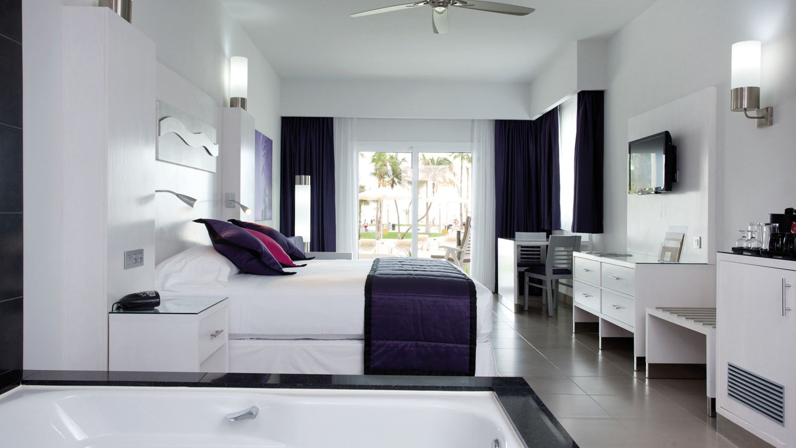 rooms-junior-suite-jacuzzi-villas